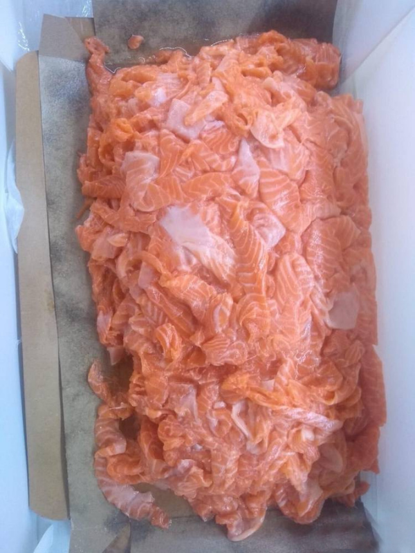 Обрезь (тримминг) лосося без кожи